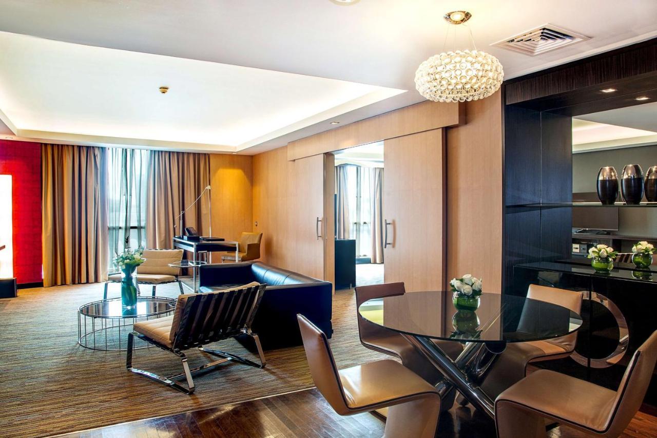Radisson Blu Hotel, Dubai Media City Екстер'єр фото
